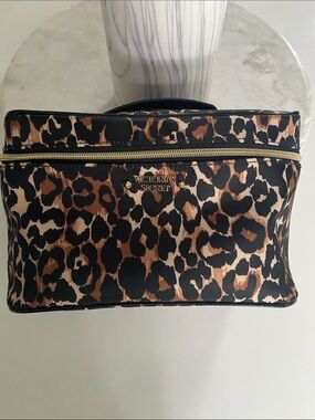 😍Victoria's Secret Leopard Print Travel Case Cute!
